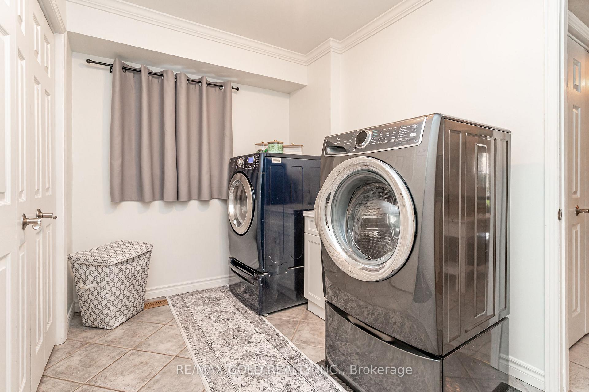 Photo 36 of 40 Cairnmore Court, Brampton, Snelgrove — HOMEH