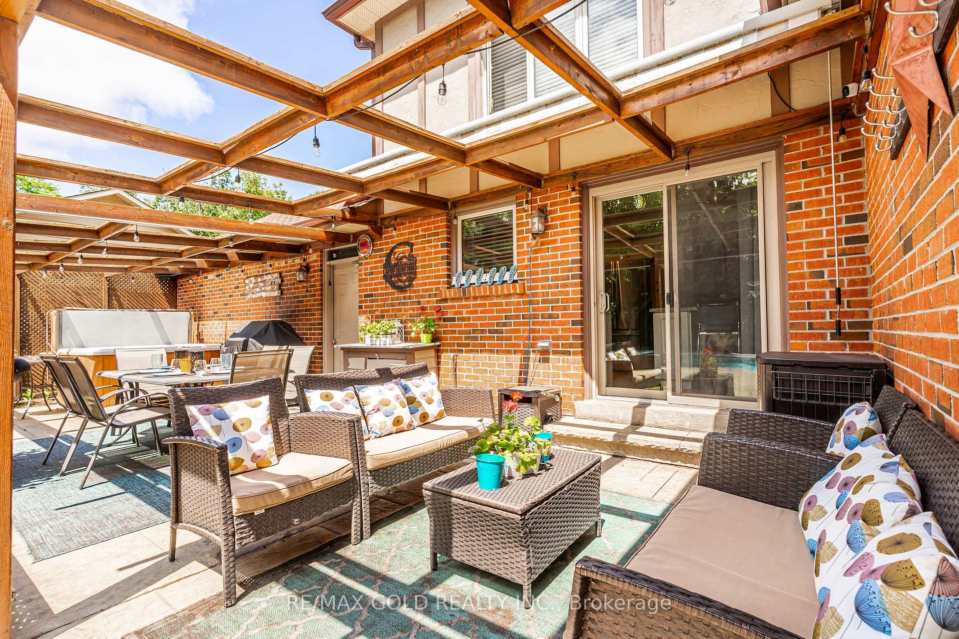 Photo 39 of 40 Cairnmore Court, Brampton, Snelgrove — HOMEH