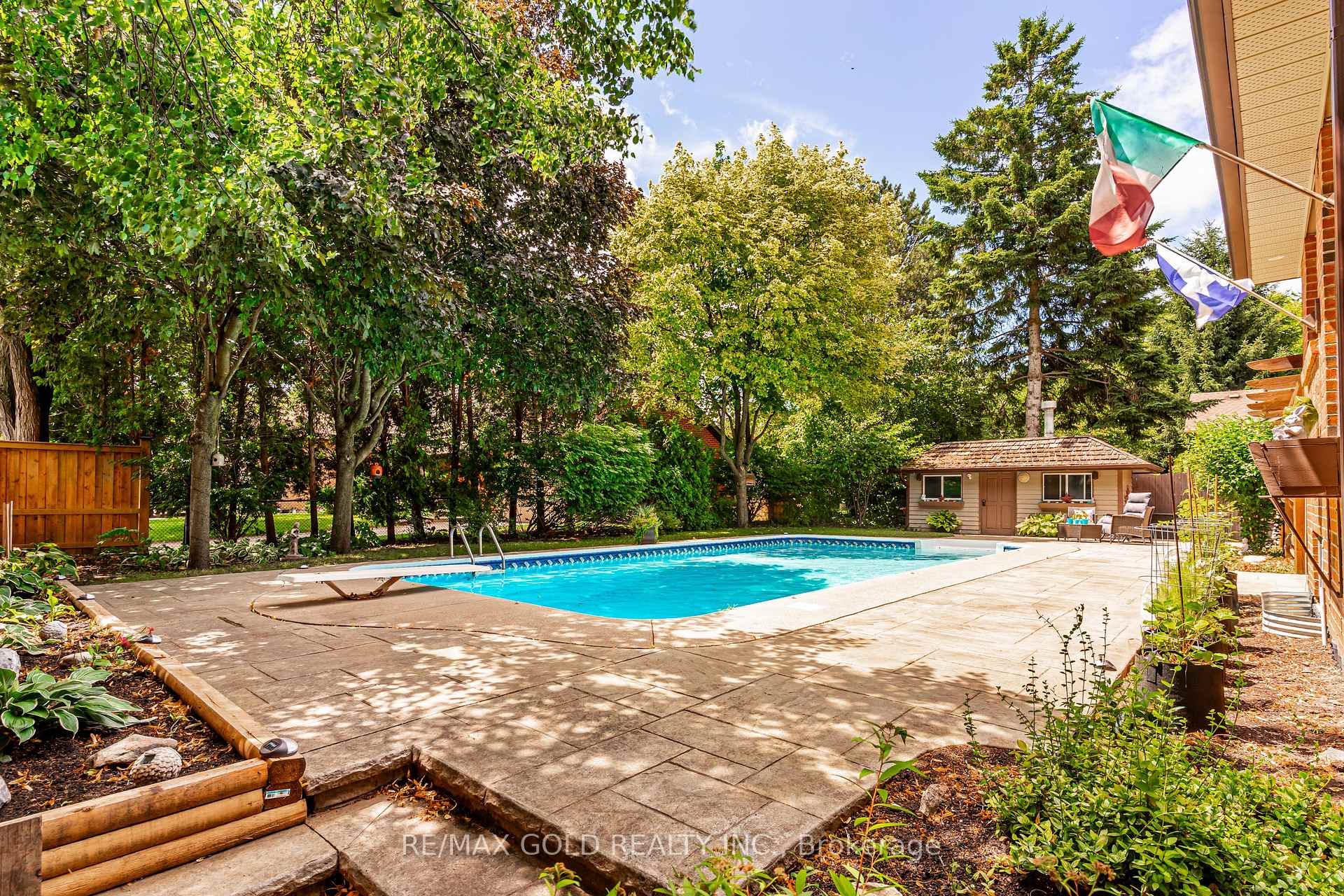 Photo 41 of 40 Cairnmore Court, Brampton, Snelgrove — HOMEH