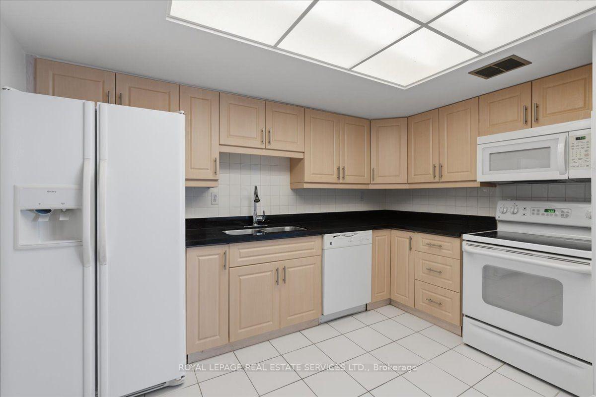 Photo 11 of Unit 2205, 2330 Bridletowne Circle, Scarborough, L'Amoreaux — HOMEH