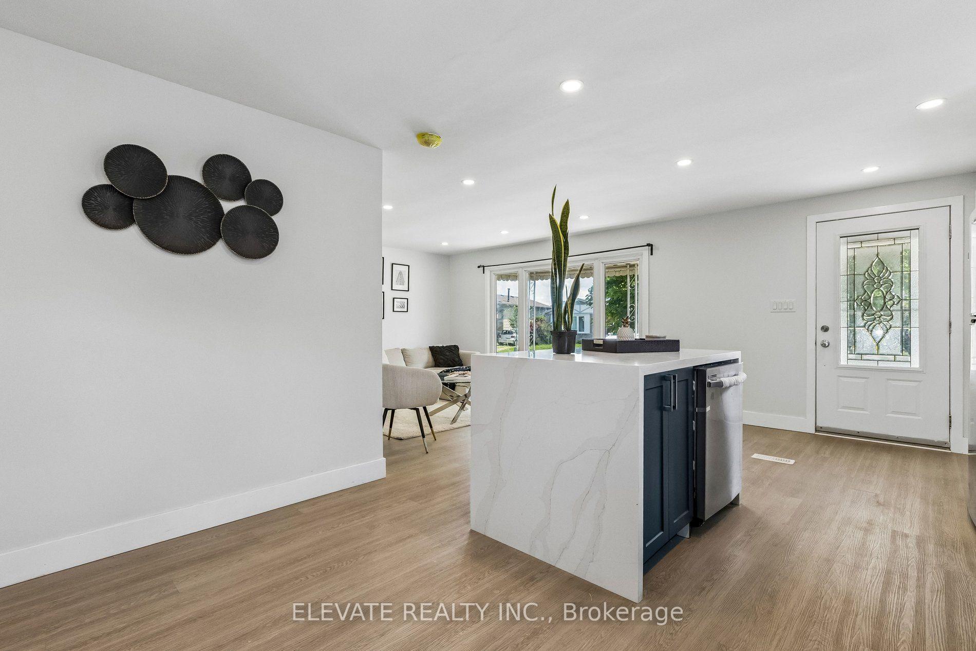 Photo 9 of 225 Broken Oak Crescent, Kitchener, Forest Heights — HOMEH