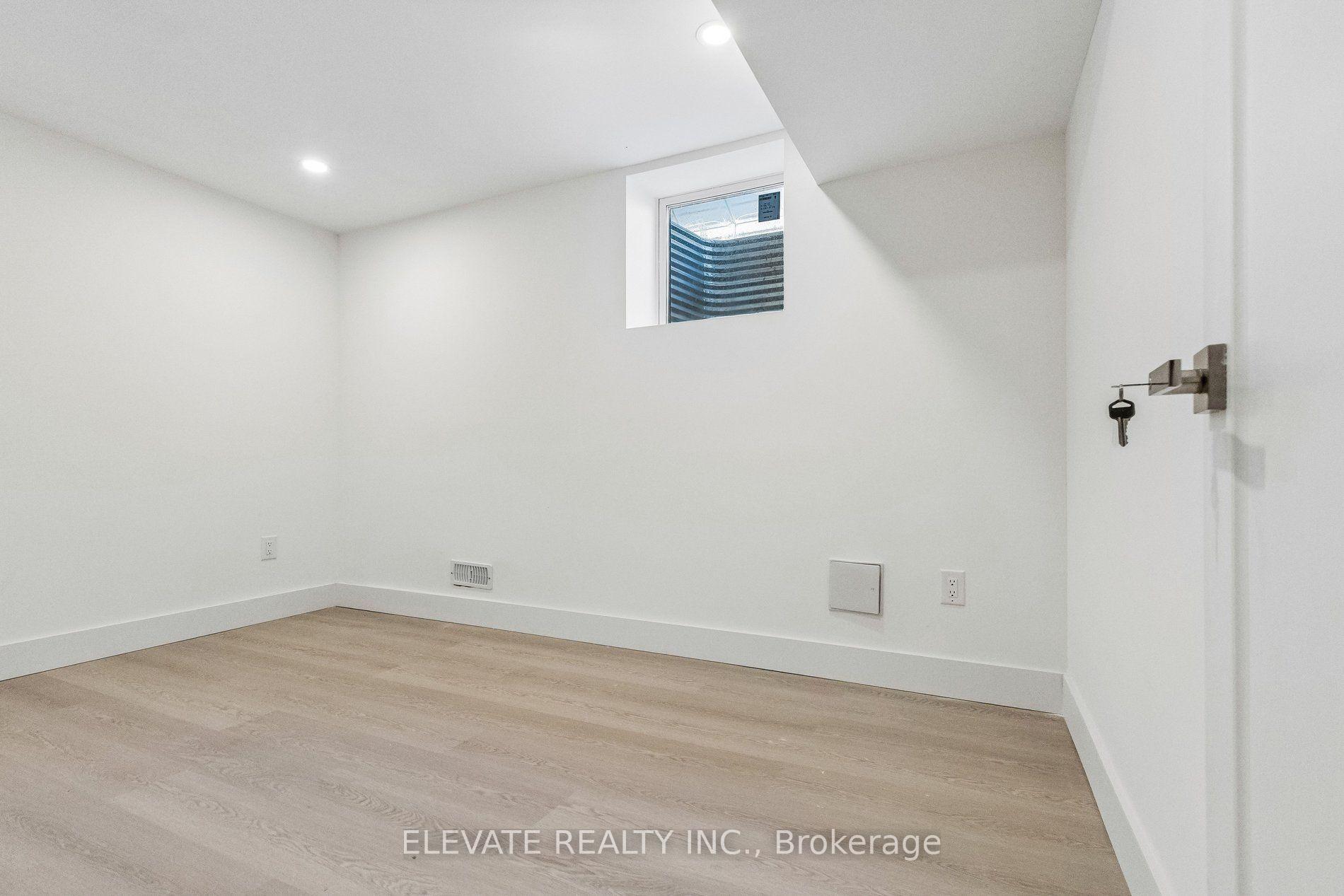 Photo 30 of 225 Broken Oak Crescent, Kitchener, Forest Heights — HOMEH