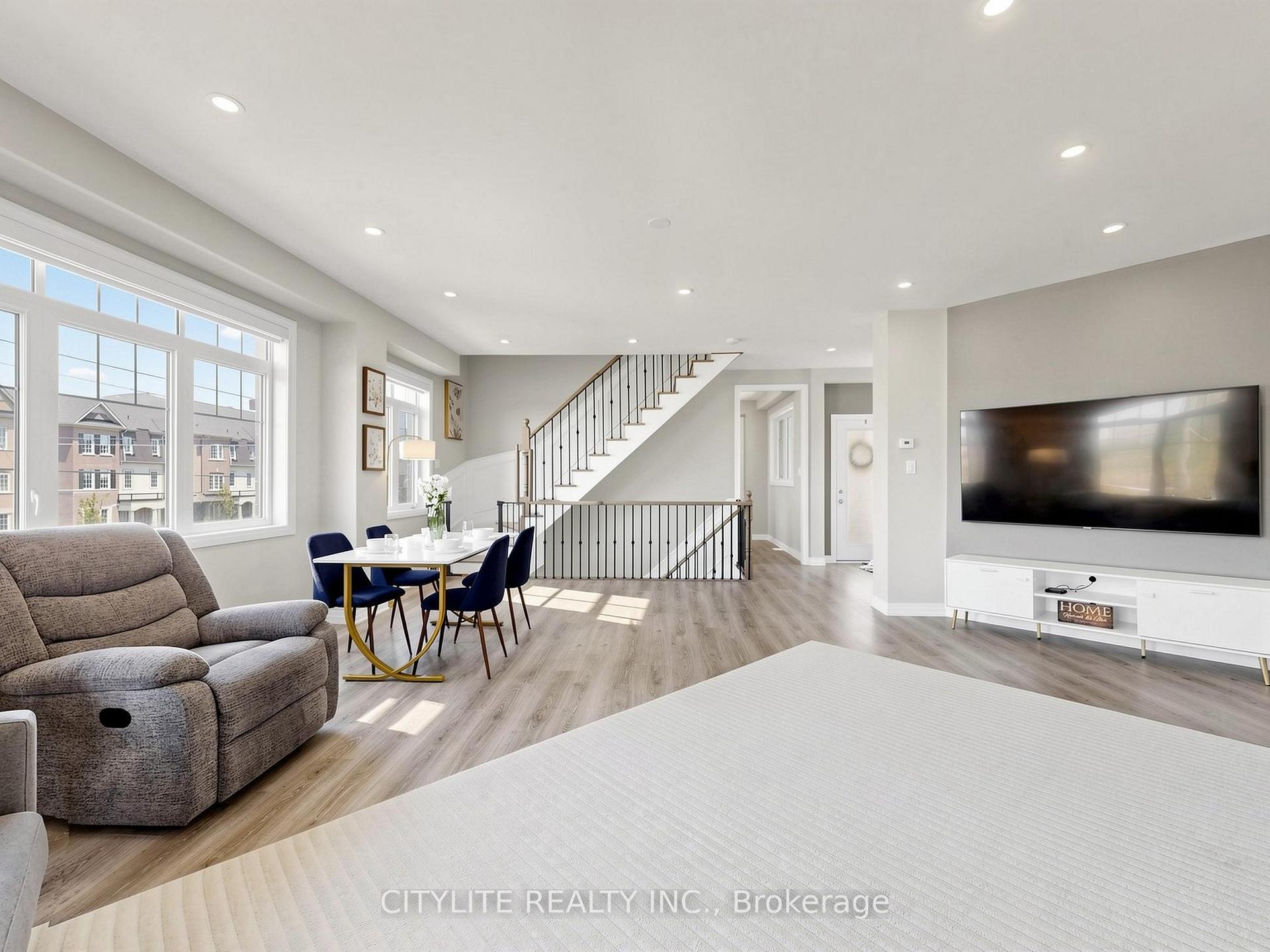 Photo 8 of 38 Ambereen Place, Clarington, Bowmanville — HOMEH