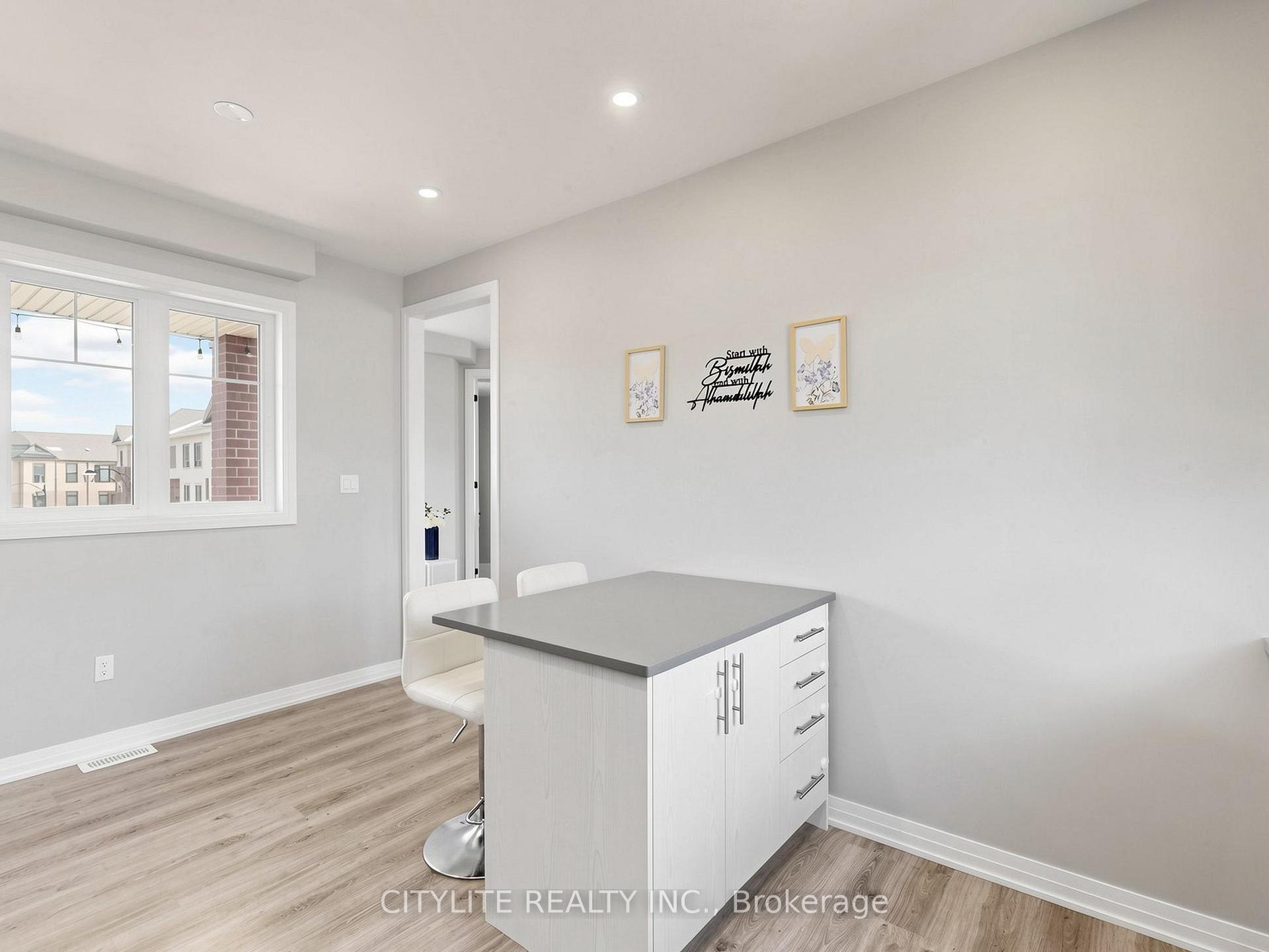 Photo 12 of 38 Ambereen Place, Clarington, Bowmanville — HOMEH