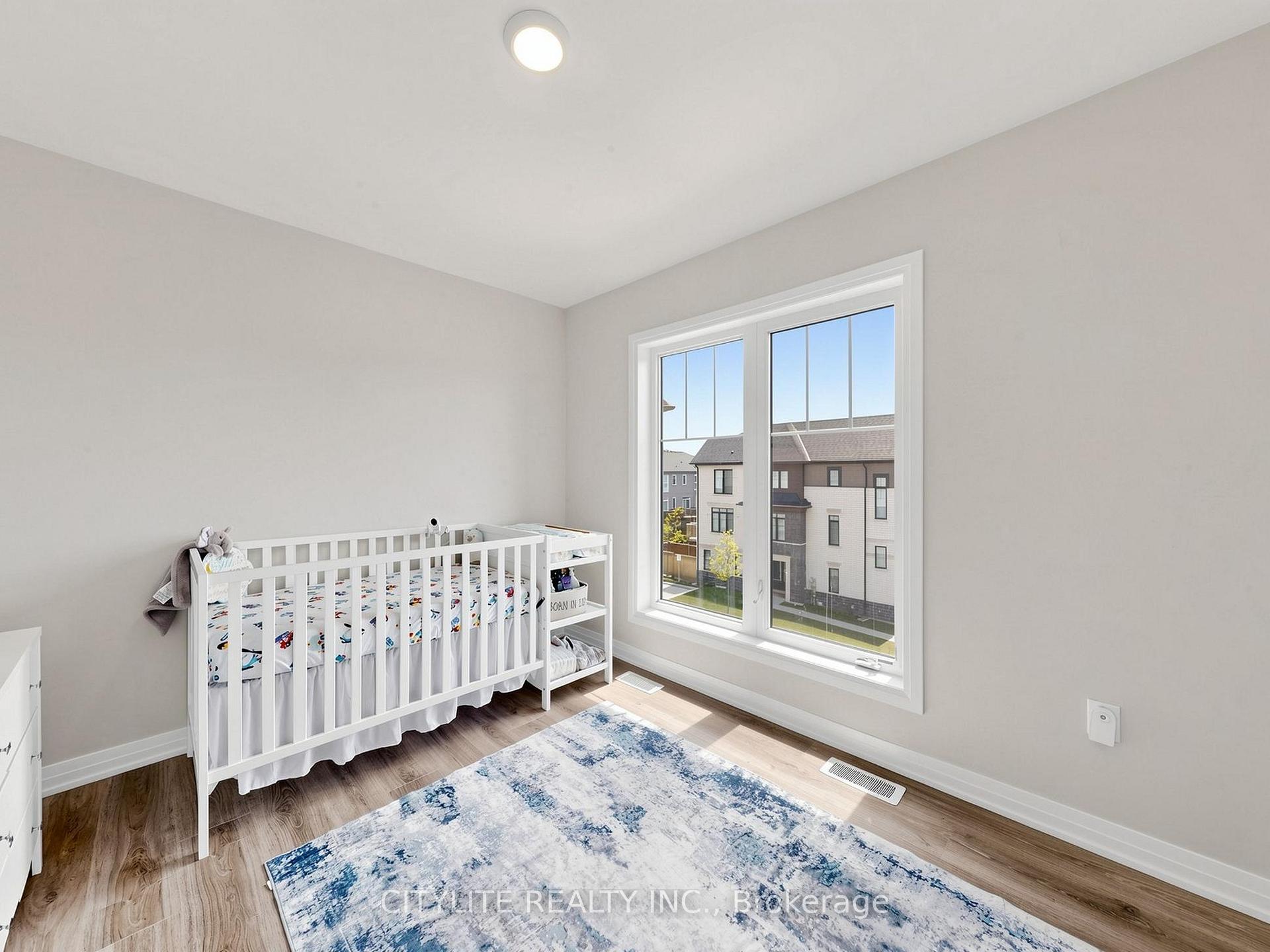 Photo 24 of 38 Ambereen Place, Clarington, Bowmanville — HOMEH