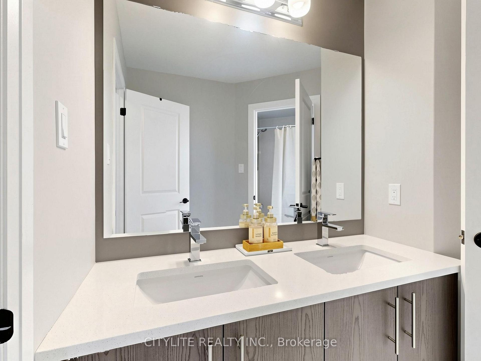 Photo 32 of 38 Ambereen Place, Clarington, Bowmanville — HOMEH