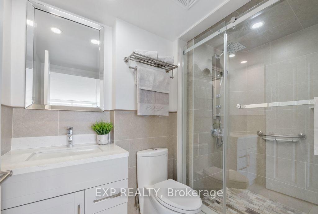 Photo 12 of Unit 1709, 7250 Yonge Street, Vaughan, Crestwood-Springfarm-Yorkhill — HOMEH