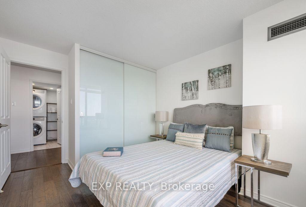 Photo 14 of Unit 1709, 7250 Yonge Street, Vaughan, Crestwood-Springfarm-Yorkhill — HOMEH