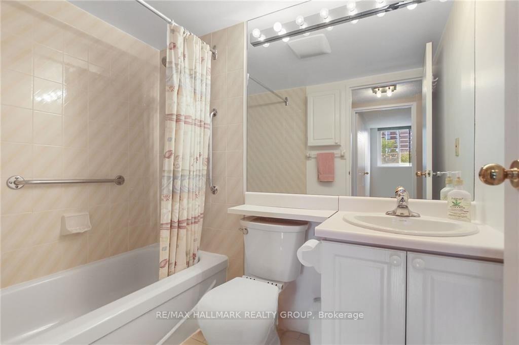 Photo 11 of Unit 212, 1705 Playfair Drive, Ottawa, Playfair Park — HOMEH