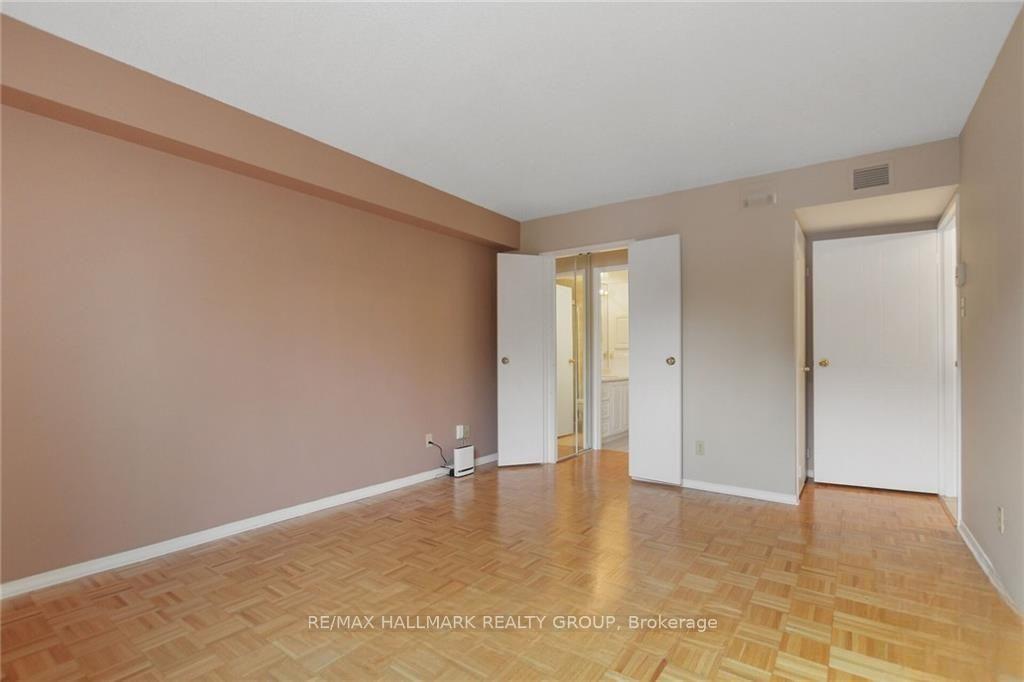 Photo 12 of Unit 212, 1705 Playfair Drive, Ottawa, Playfair Park — HOMEH