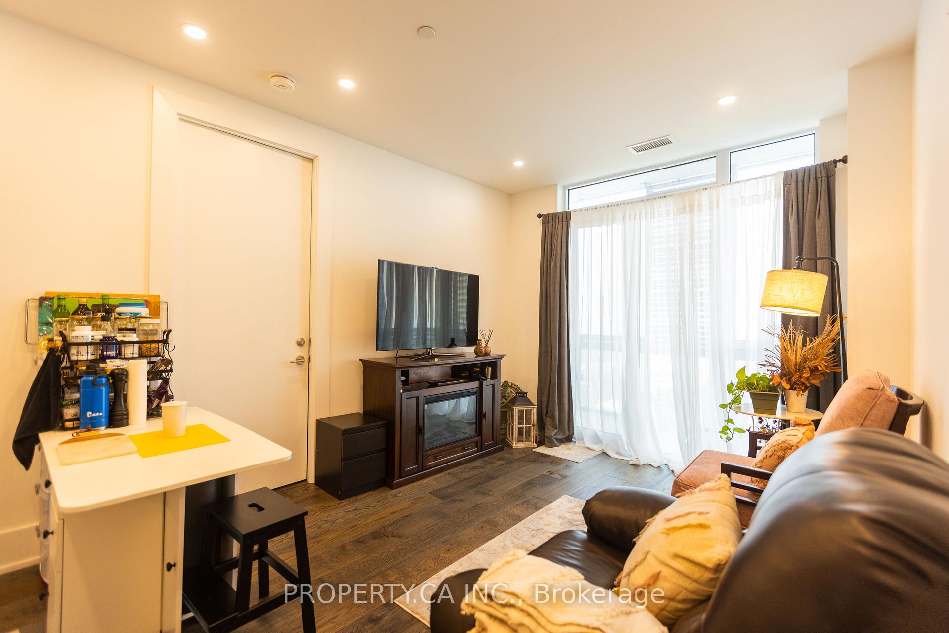 Photo 4 of Unit 4304, 39 Roehampton Avenue, Scarborough, Rouge — HOMEH