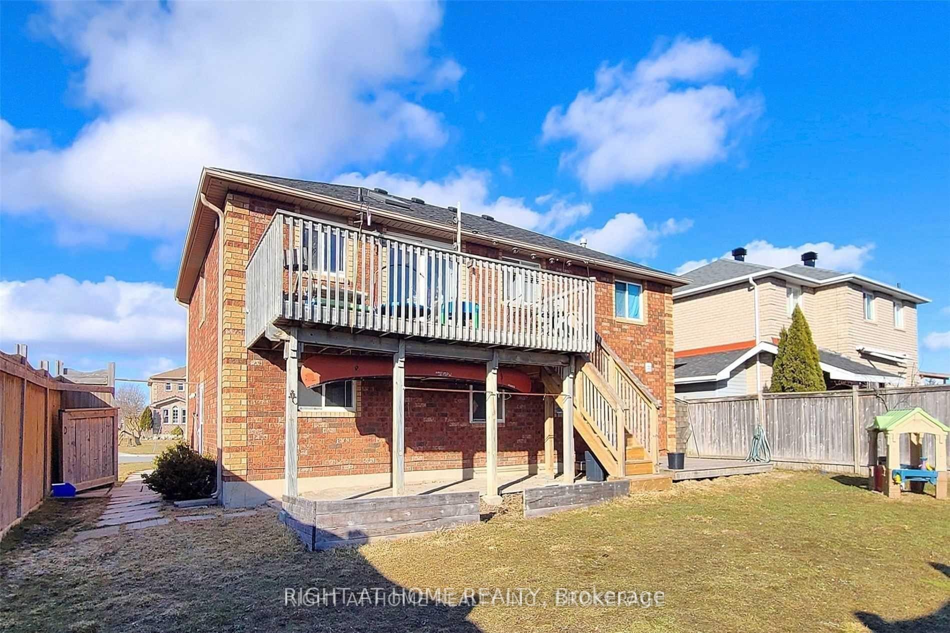 Photo 2 of Unit Upper, 229 Dunsmore Lane, Barrie, Georgian Drive — HOMEH