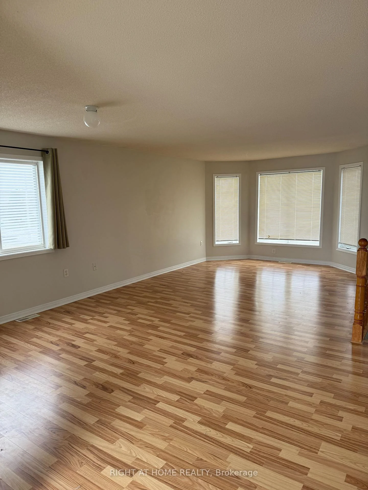 Photo 8 of Unit Upper, 229 Dunsmore Lane, Barrie, Georgian Drive — HOMEH