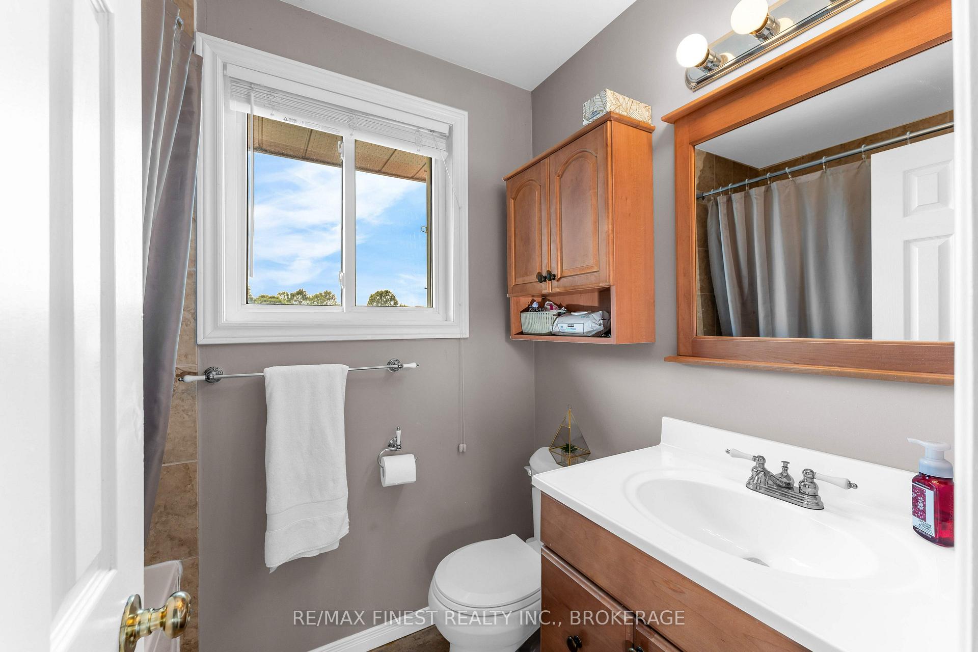 Photo 26 of 943 Newhall Drive, Kingston, North of Taylor-Kidd Blvd — HOMEH