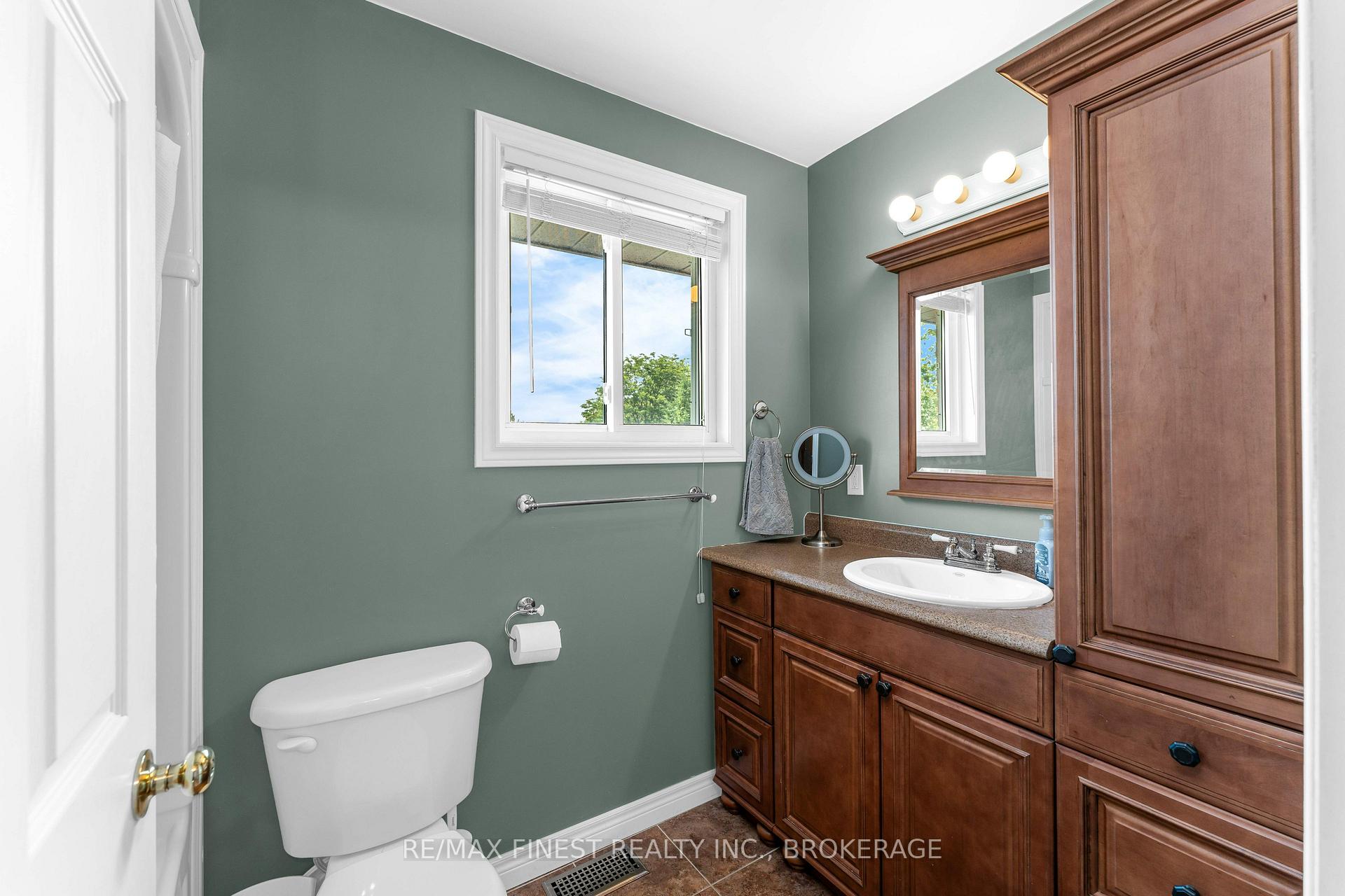 Photo 34 of 943 Newhall Drive, Kingston, North of Taylor-Kidd Blvd — HOMEH