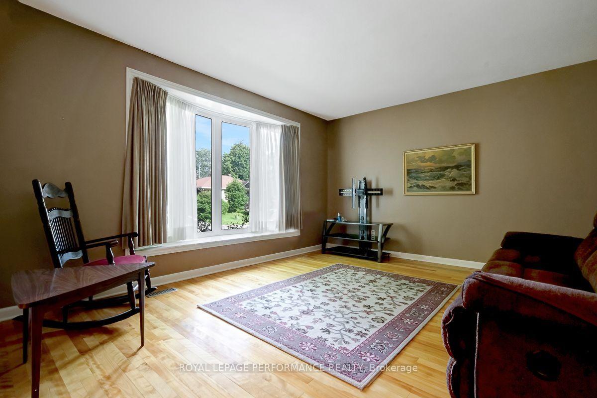 Photo 4 of 2038 Arch Street, Ottawa, Elmvale Acres — HOMEH