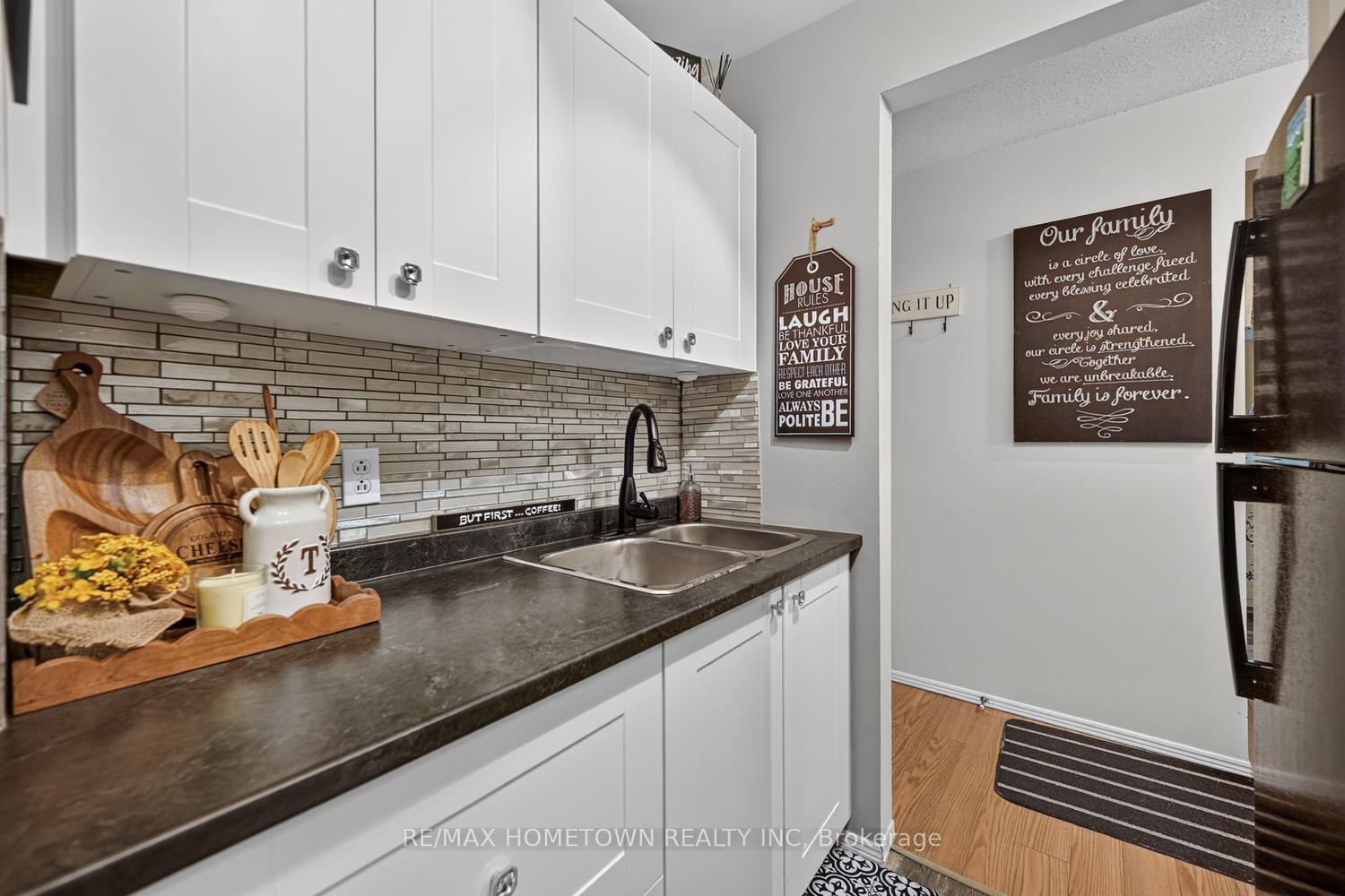 Photo 6 of Unit 16, 14 Charlotte Place, Brockville, Brockville — HOMEH