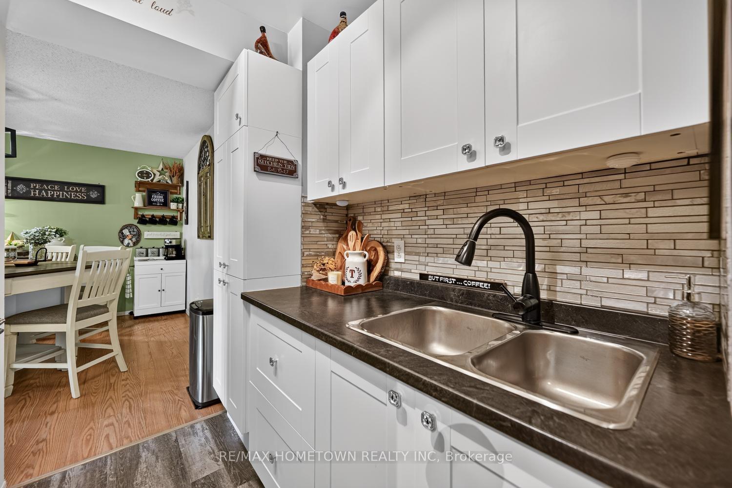 Photo 8 of Unit 16, 14 Charlotte Place, Brockville, Brockville — HOMEH