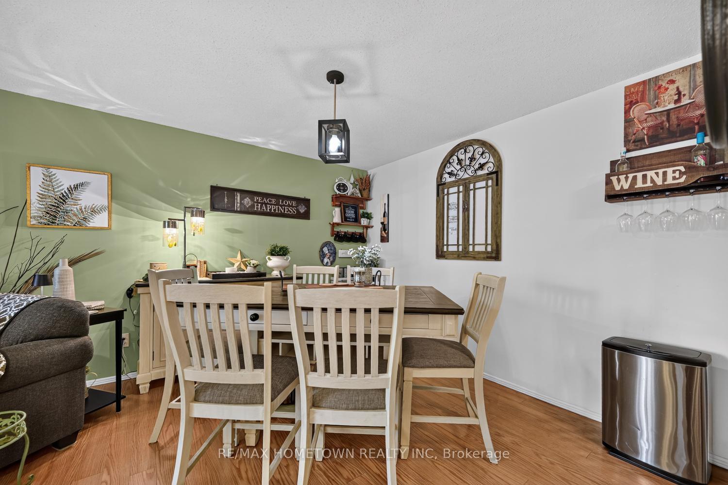 Photo 9 of Unit 16, 14 Charlotte Place, Brockville, Brockville — HOMEH
