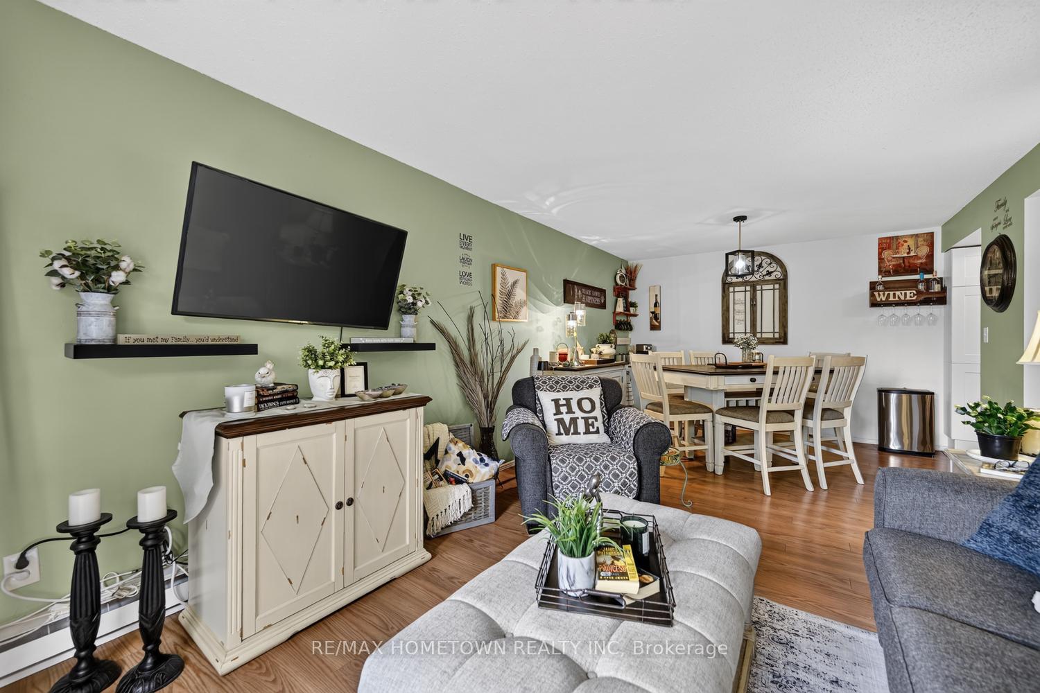 Photo 10 of Unit 16, 14 Charlotte Place, Brockville, Brockville — HOMEH