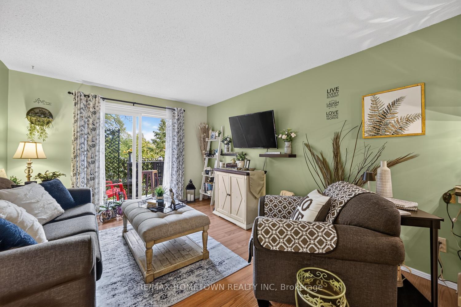 Photo 13 of Unit 16, 14 Charlotte Place, Brockville, Brockville — HOMEH