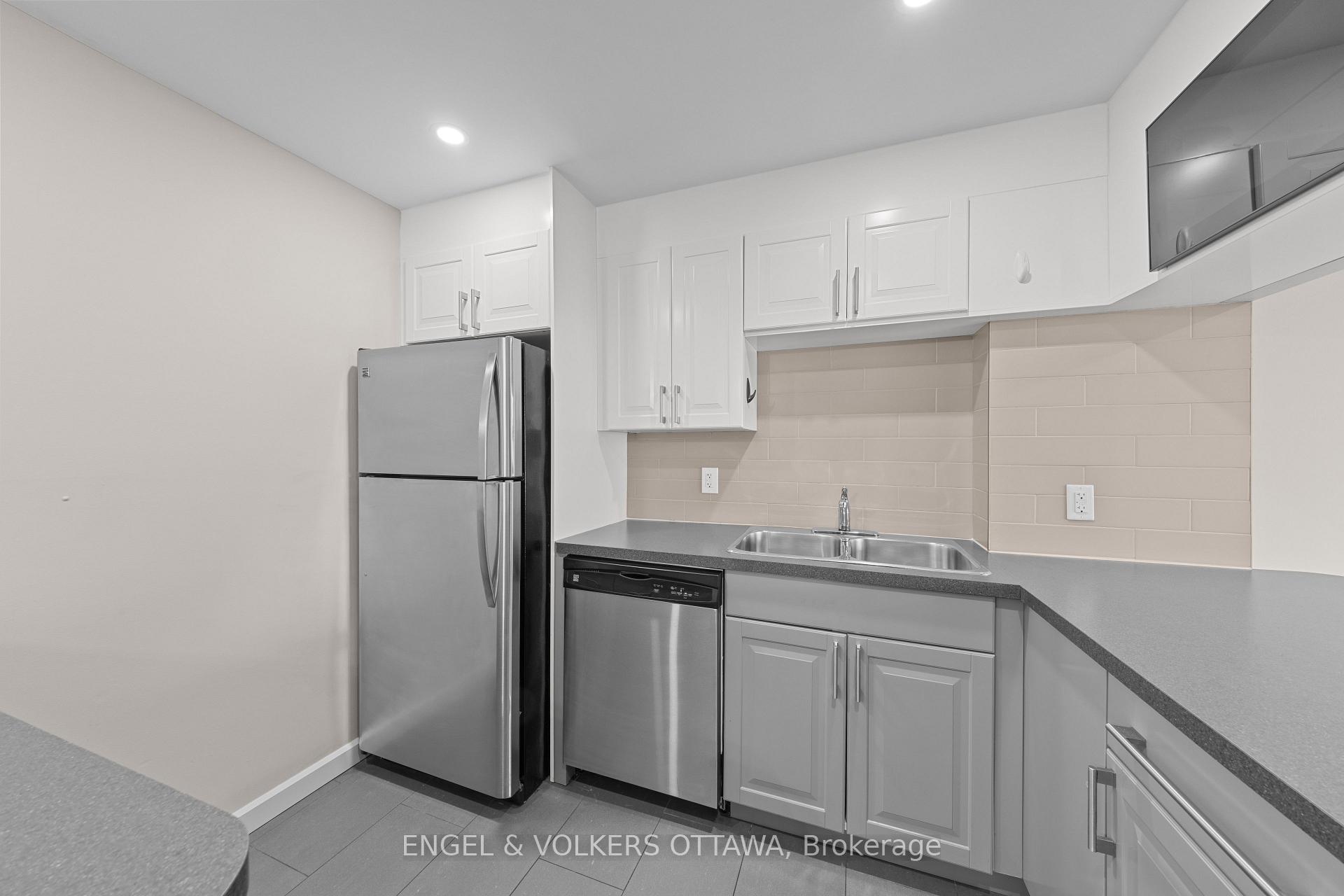 Photo 12 of Unit 516, 1100 Ambleside Drive, Ottawa, Woodroffe — HOMEH
