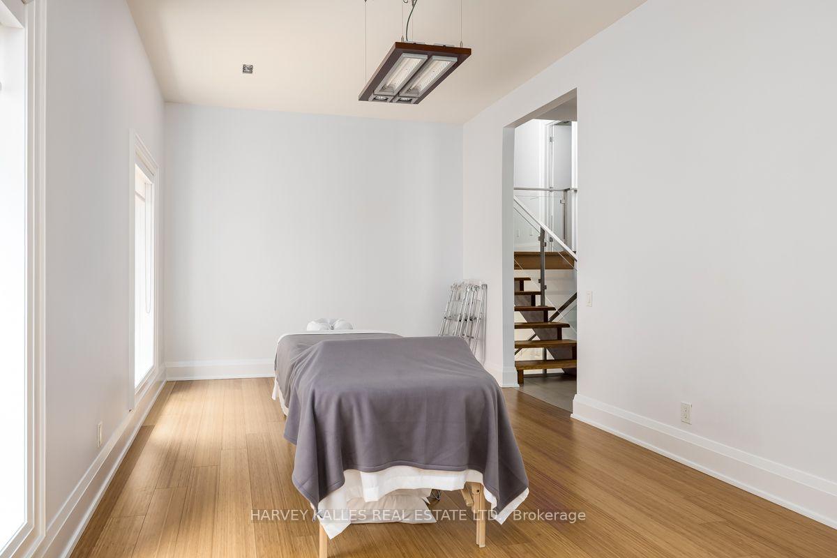 Photo 10 of 562 Bedford Park Avenue, Toronto, Bedford Park-Nortown — HOMEH