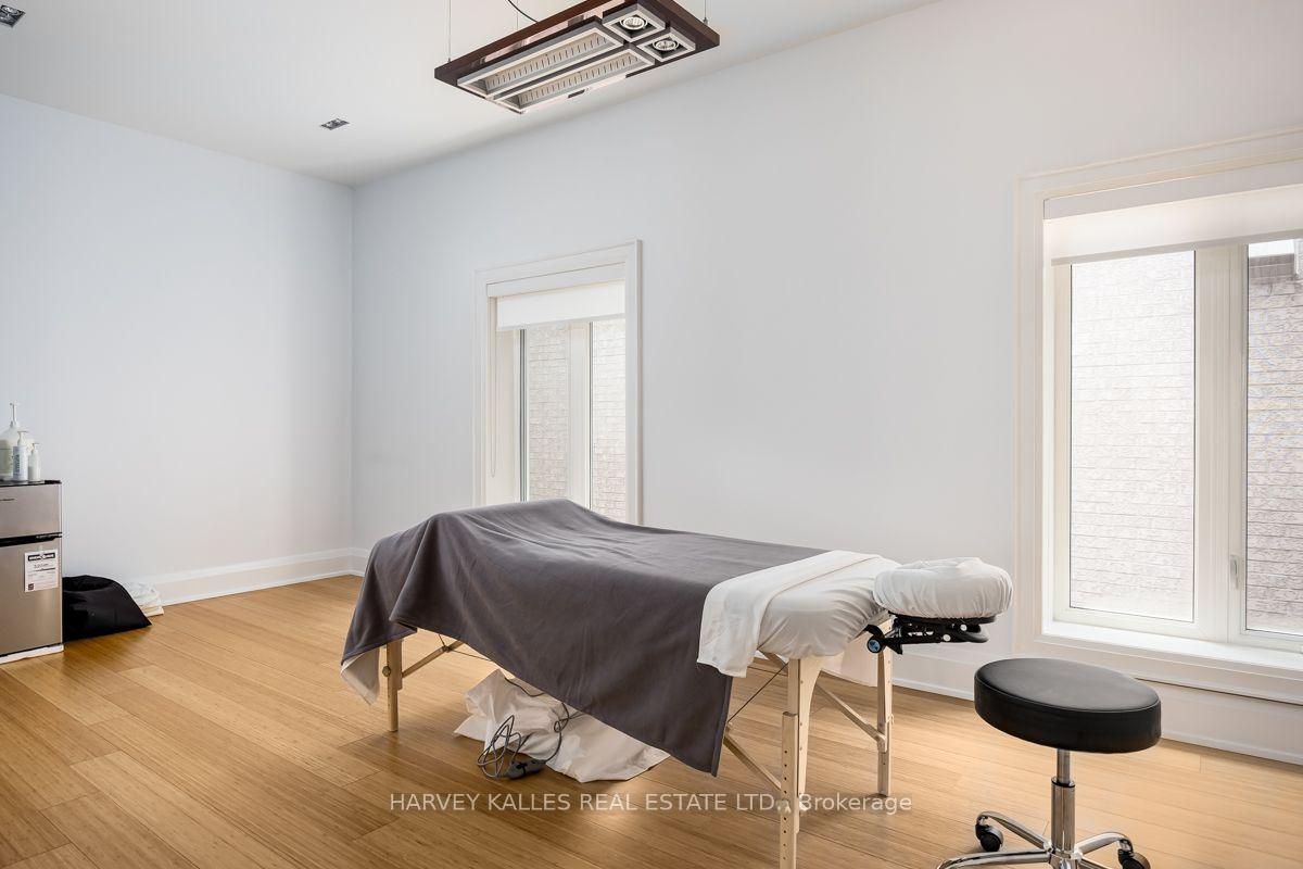 Photo 12 of 562 Bedford Park Avenue, Toronto, Bedford Park-Nortown — HOMEH