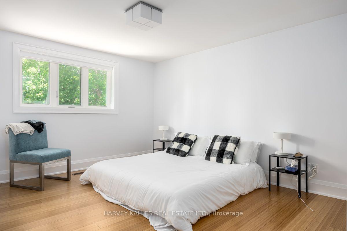Photo 23 of 562 Bedford Park Avenue, Toronto, Bedford Park-Nortown — HOMEH