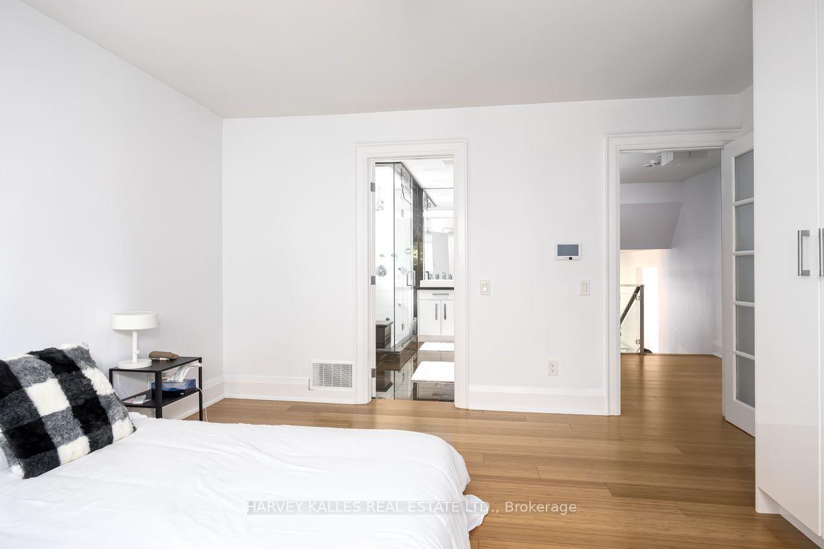 Photo 25 of 562 Bedford Park Avenue, Toronto, Bedford Park-Nortown — HOMEH