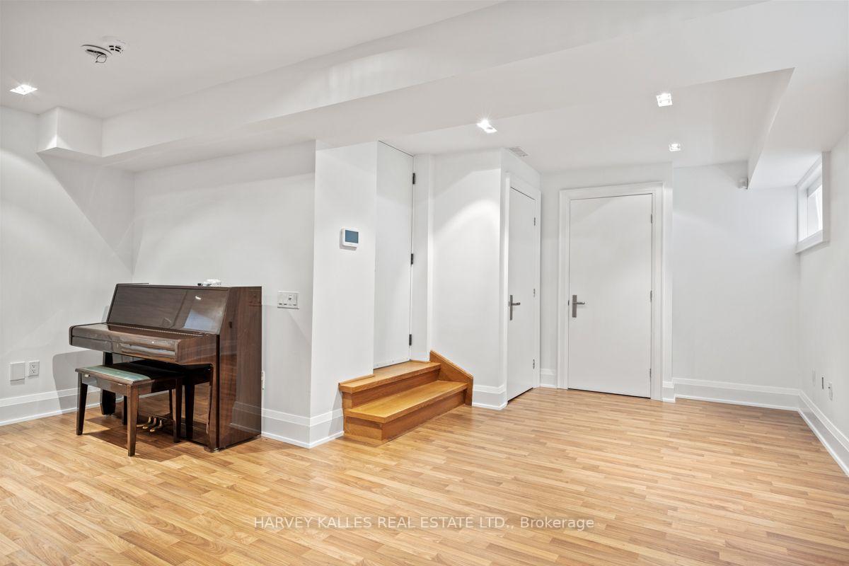 Photo 31 of 562 Bedford Park Avenue, Toronto, Bedford Park-Nortown — HOMEH