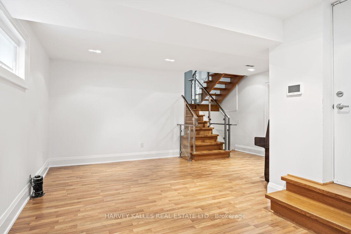 Photo 32 of 562 Bedford Park Avenue, Toronto, Bedford Park-Nortown — HOMEH