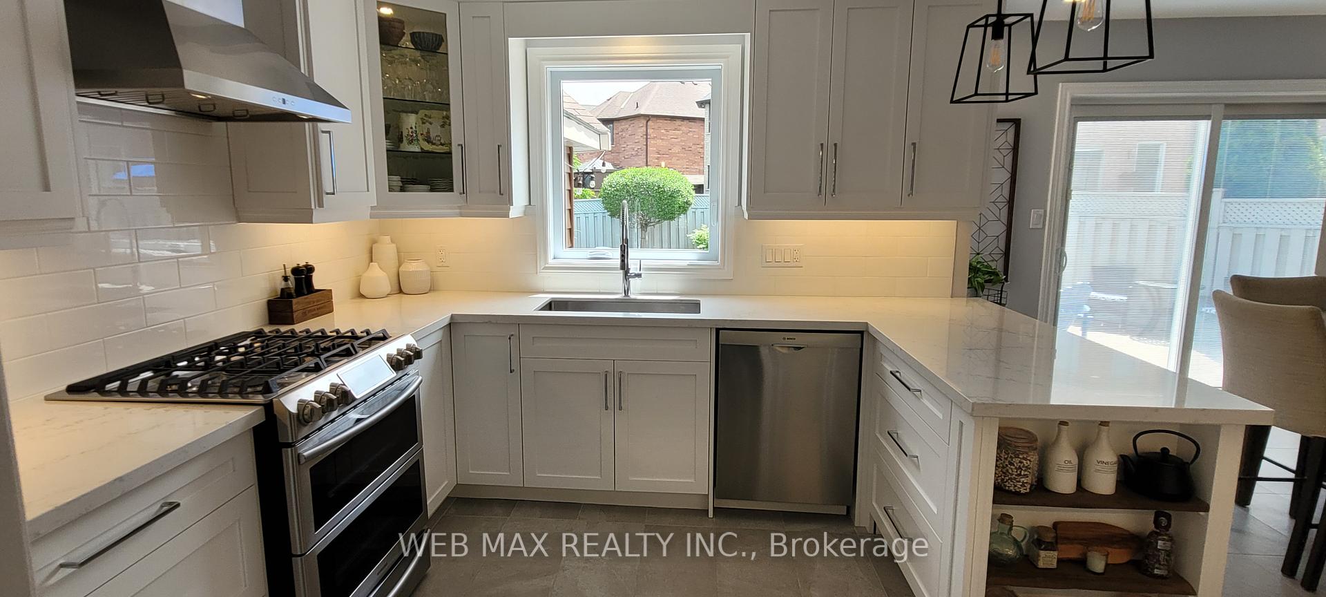 Photo 9 of 22 Ashbury Crescent, Caledon, Bolton East — HOMEH