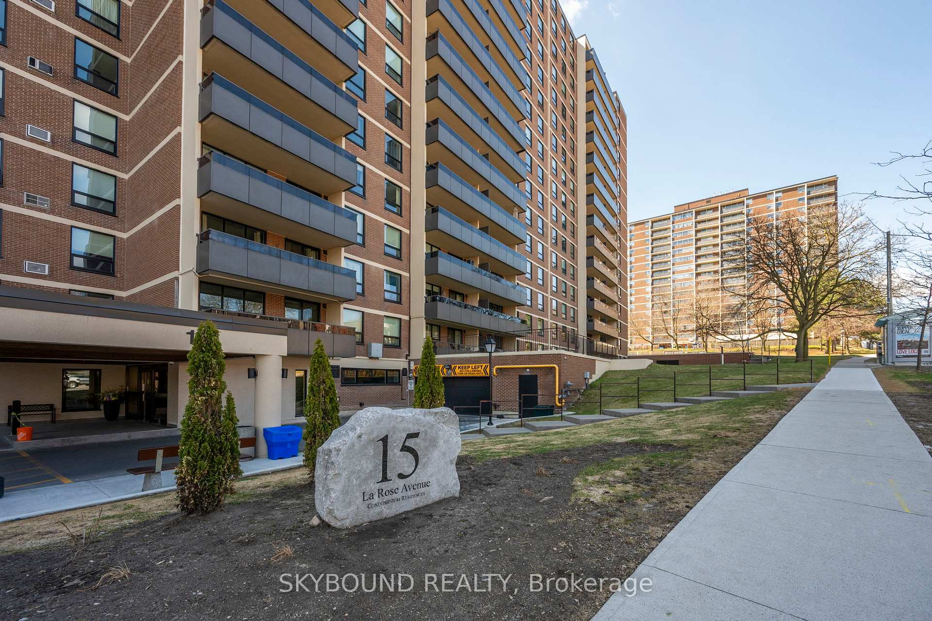 Front of Unit 1510, 15 La Rose Avenue