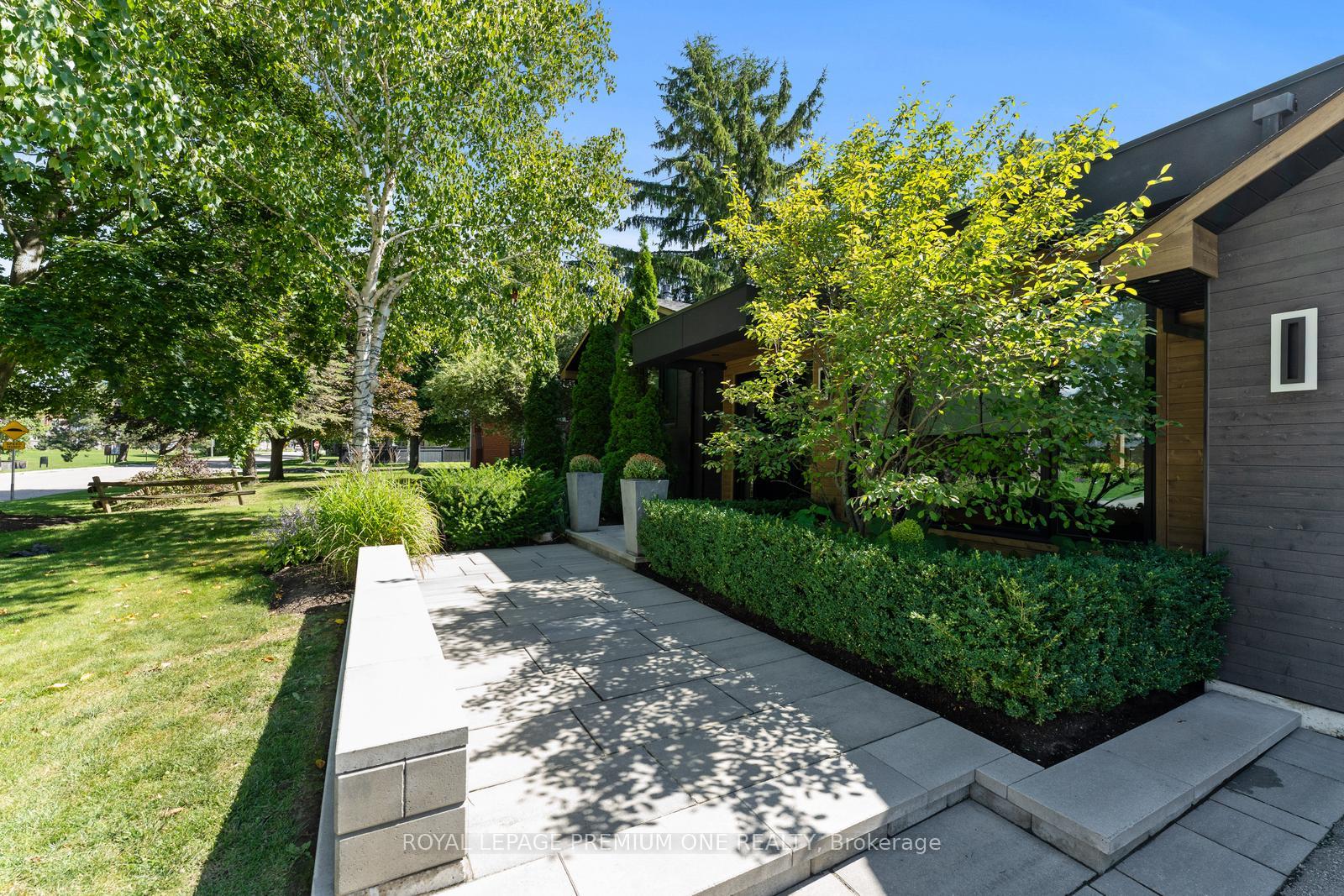 Photo 8 of 49 Norman Drive, King, King City — HOMEH