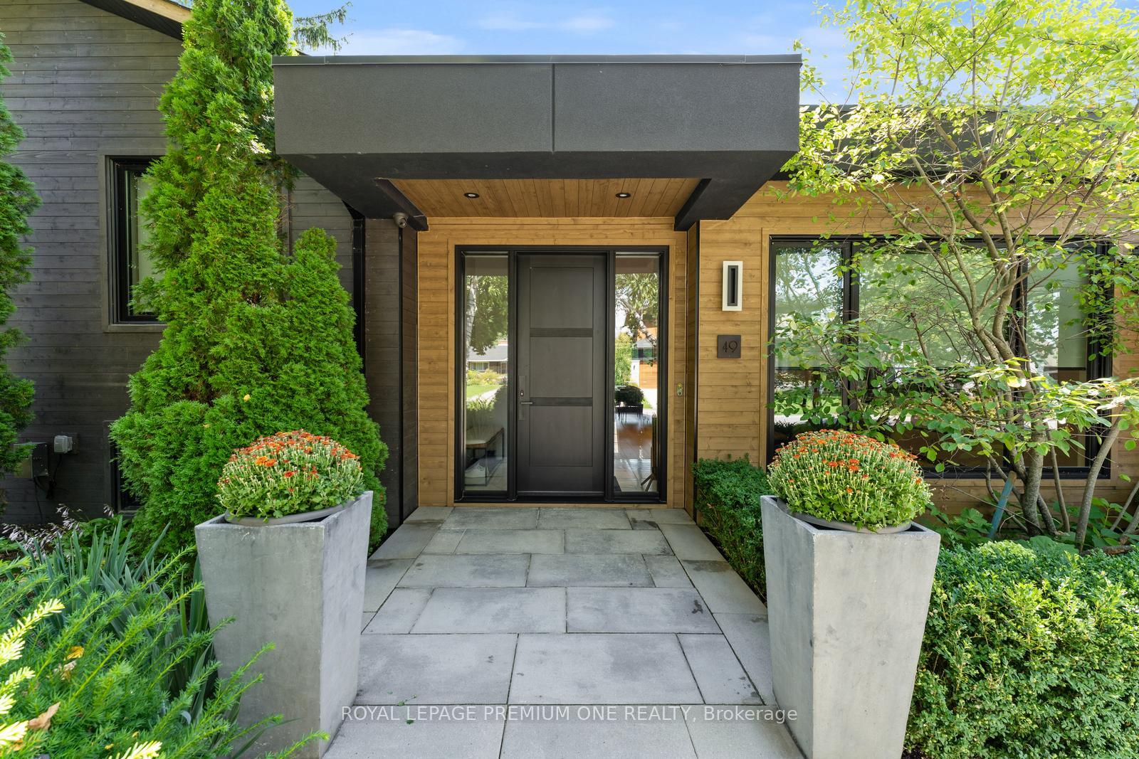Photo 9 of 49 Norman Drive, King, King City — HOMEH