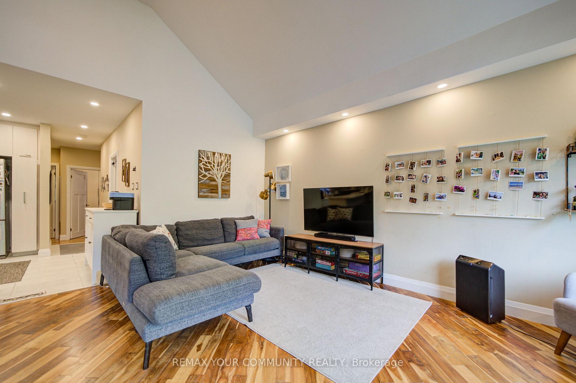Photo 8 of Unit Main, 29 Ennerdale Road, Toronto, Caledonia-Fairbank — HOMEH