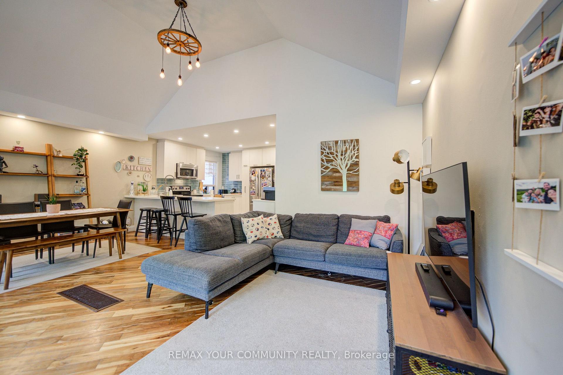 Photo 10 of Unit Main, 29 Ennerdale Road, Toronto, Caledonia-Fairbank — HOMEH