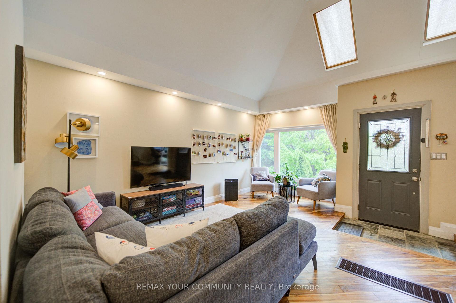 Photo 11 of Unit Main, 29 Ennerdale Road, Toronto, Caledonia-Fairbank — HOMEH