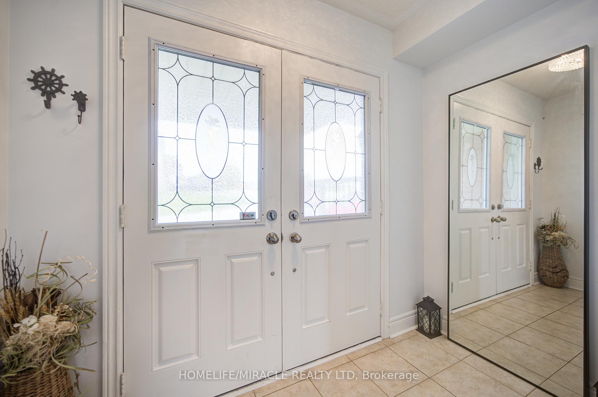 Photo 4 of 57 Kersey Crescent, Clarington, Courtice — HOMEH