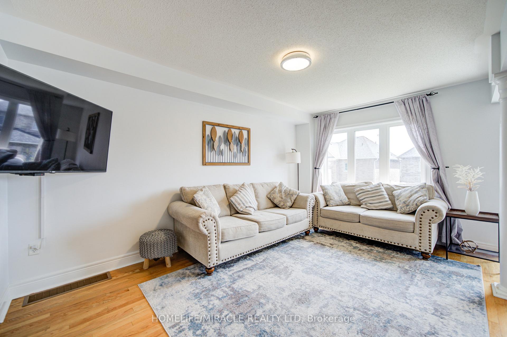 Photo 18 of 57 Kersey Crescent, Clarington, Courtice — HOMEH