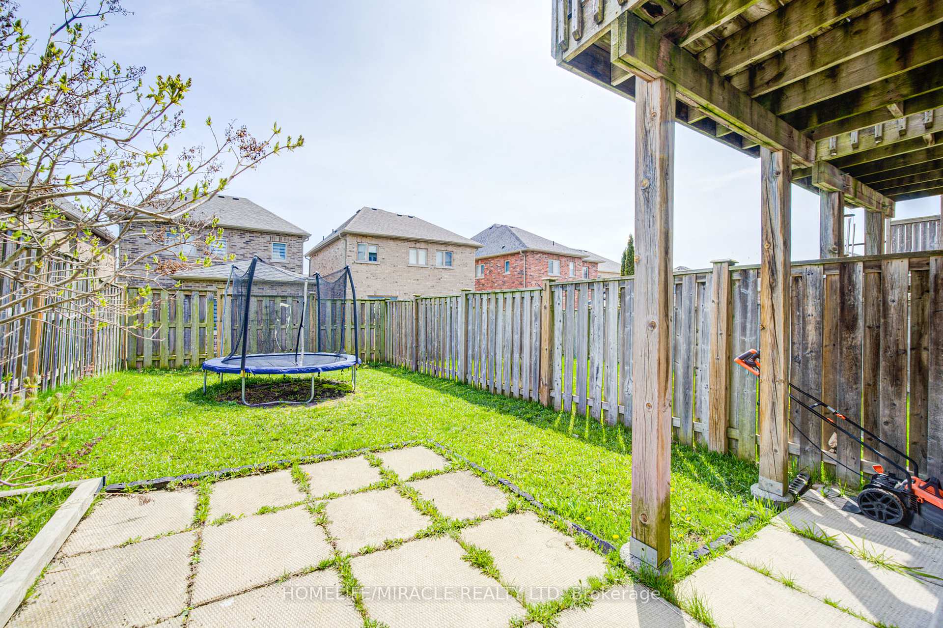 Photo 48 of 57 Kersey Crescent, Clarington, Courtice — HOMEH
