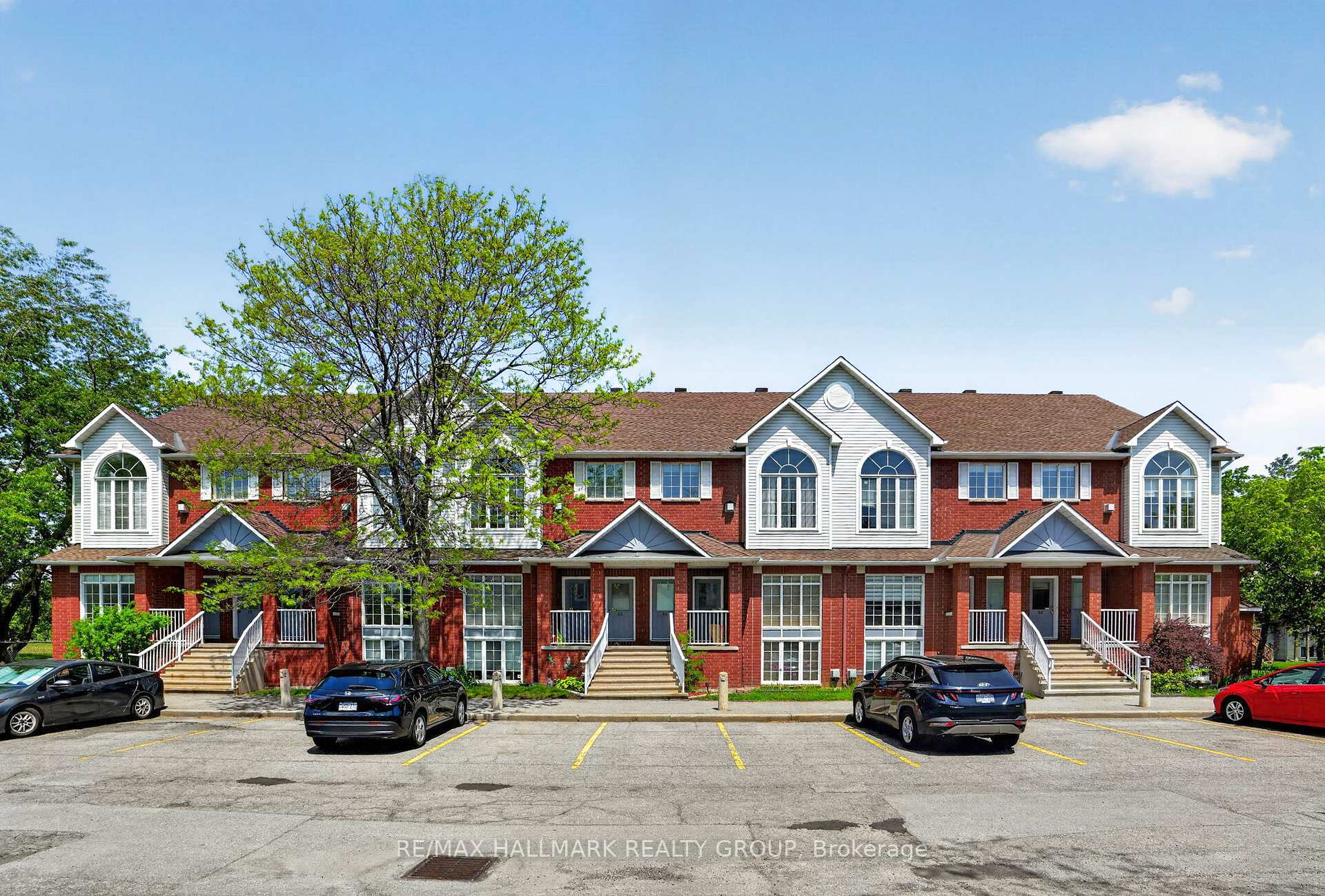 Photo 2 of 62 Briston Private, Ottawa, Hunt Club Park — HOMEH