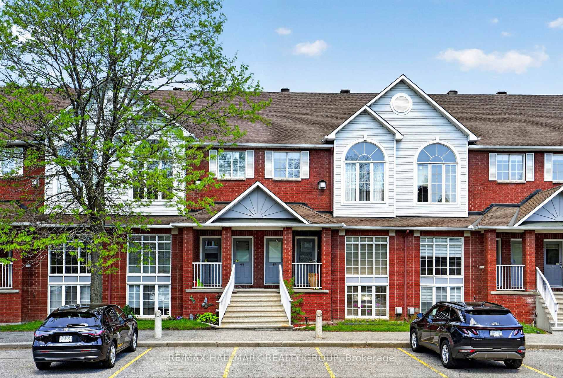 Photo 3 of 62 Briston Private, Ottawa, Hunt Club Park — HOMEH