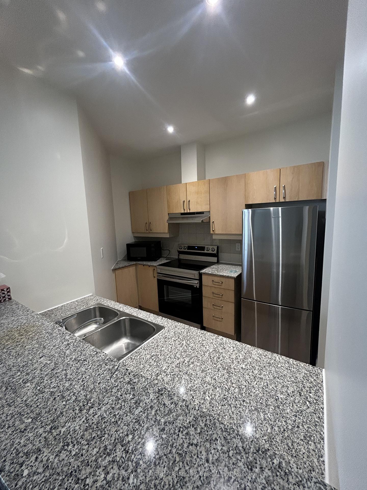 Photo 3 of Unit 408, 1 Leaside Park Drive, Toronto, Thorncliffe Park — HOMEH