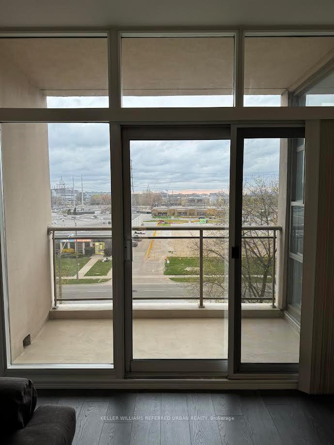 Photo 4 of Unit 408, 1 Leaside Park Drive, Toronto, Thorncliffe Park — HOMEH
