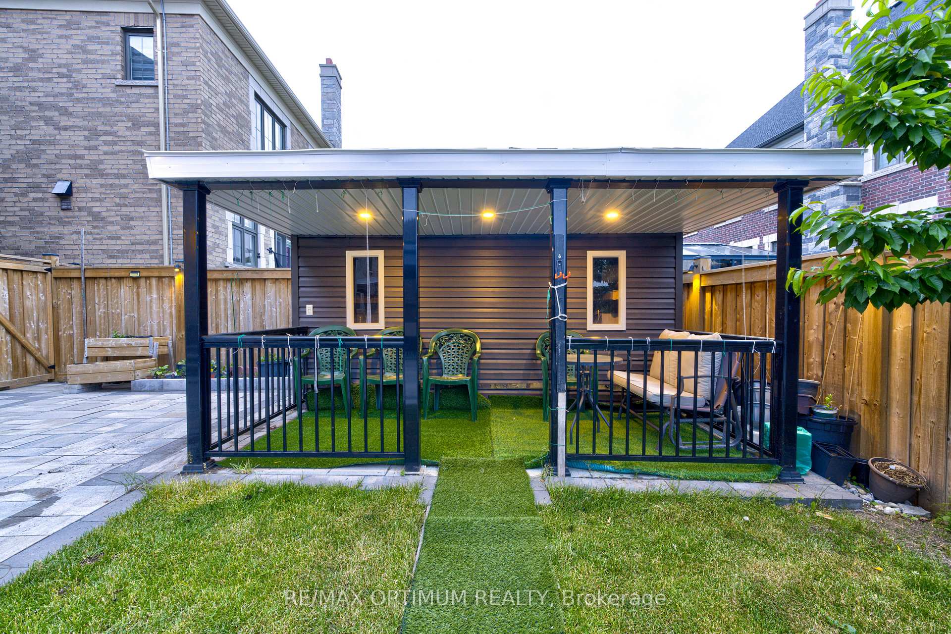 Photo 41 of 3 Hackwood Heights, Brampton, Northwest Brampton — HOMEH