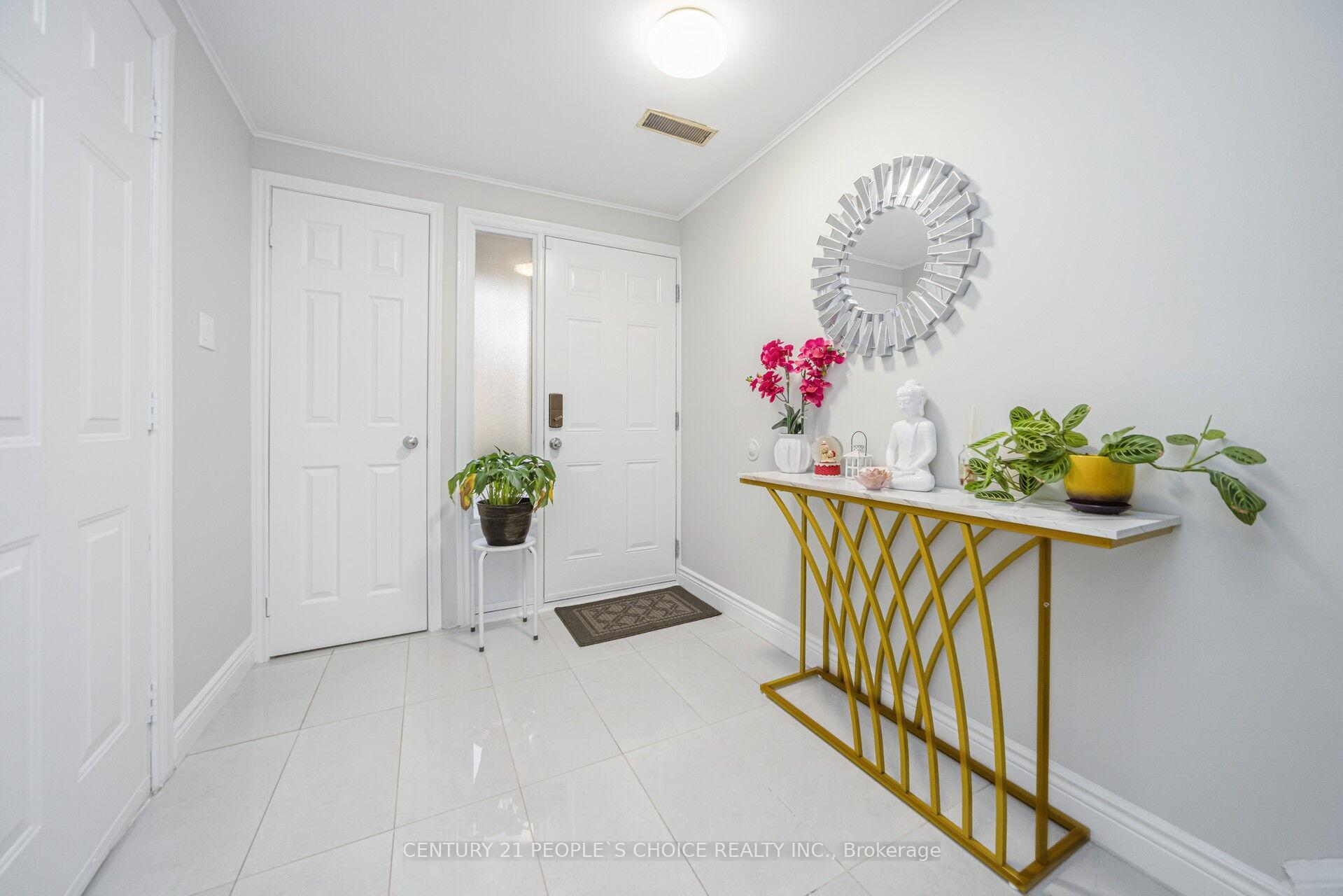 Photo 5 of 10 Eden Park Drive, Brampton, Southgate — HOMEH