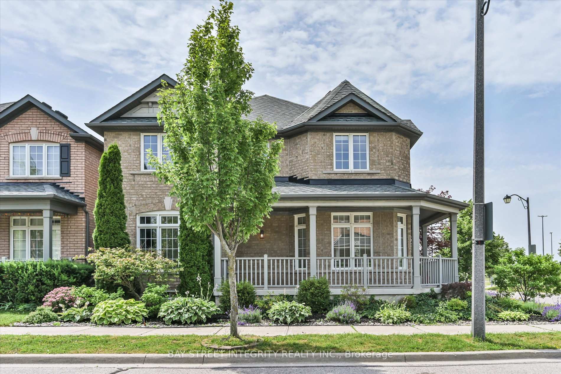 Photo 3 of 1 Autumn Glow Drive, Markham, Cornell — HOMEH