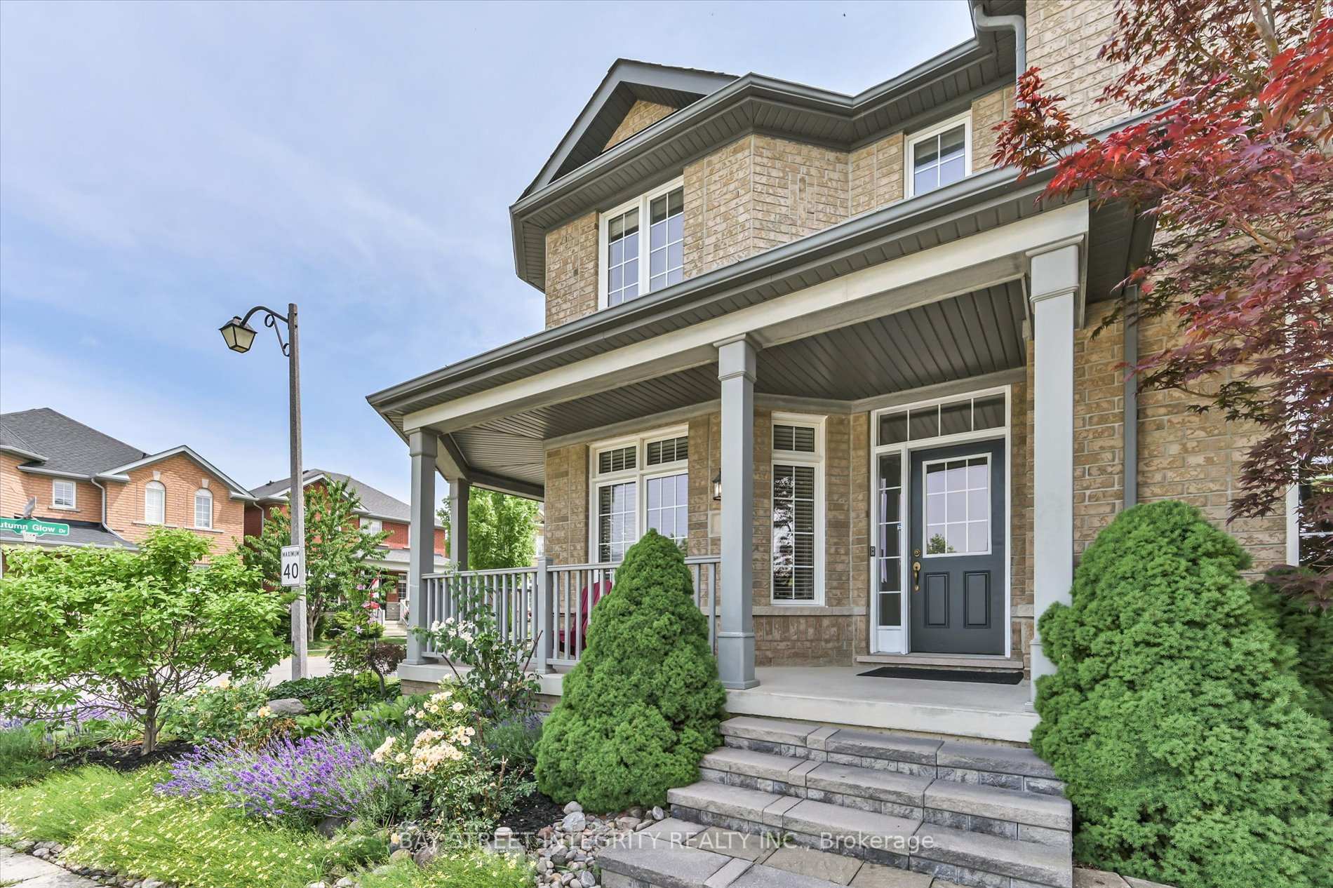 Photo 4 of 1 Autumn Glow Drive, Markham, Cornell — HOMEH